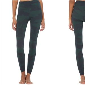 Alo Vapor High Waist Leggings in Hunter Camo